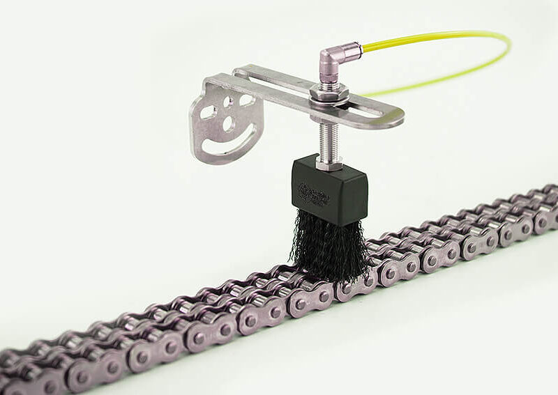 Schmierpinsel auf Kette
